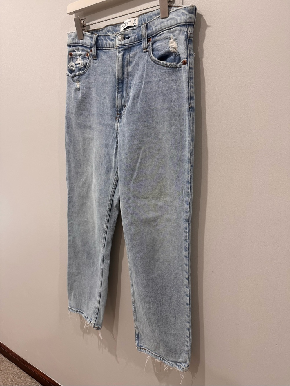 Abercrombie & Fitch Sz 29/8R Ankle Straight Ultra High Rise Light Wash - Picture 4 of 7